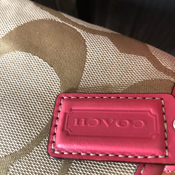 Coach beautiful shoulder bag with leather straps - Picture 3 of 3